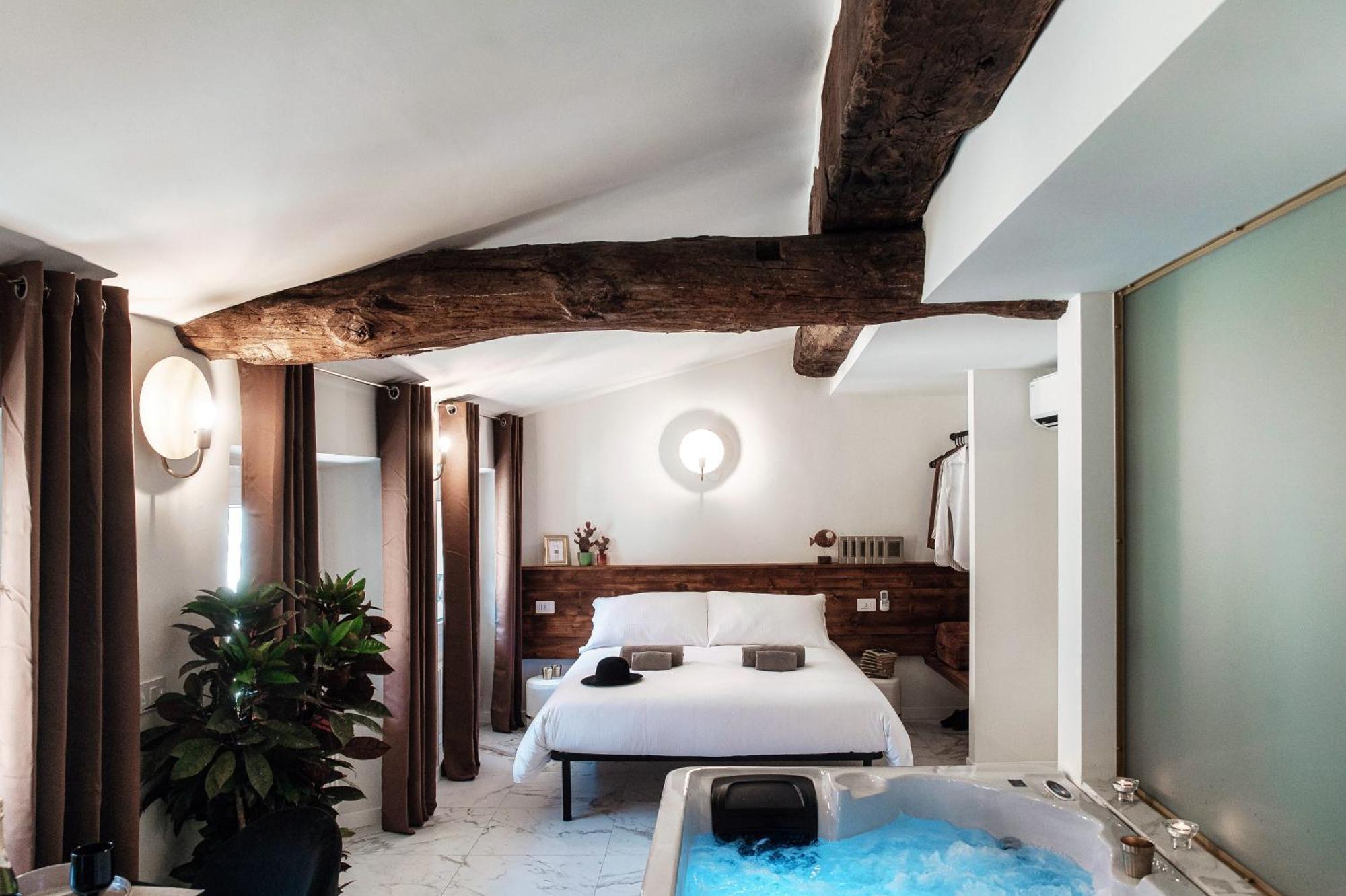 Sahara & Amazzonia Luxury Rooms- The House Of Travelers Como Exterior foto